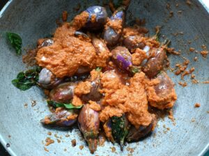 STUFFED BRINJAL CURRY 